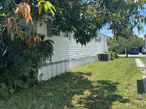 109 Nw 50th Street Deerfield Beach FL 33064
