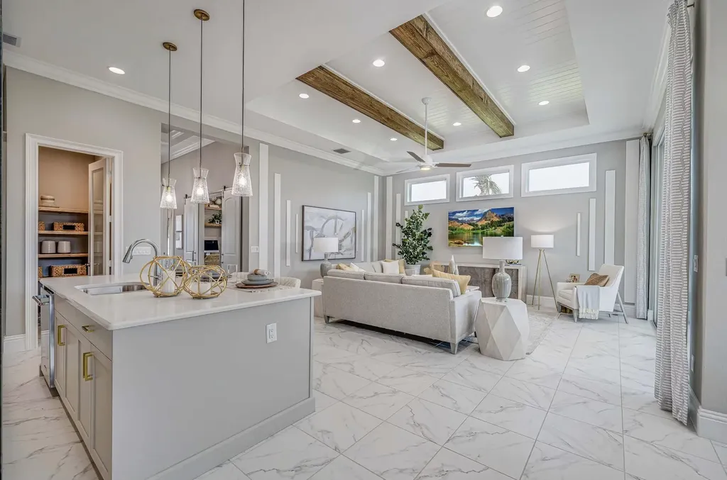 155 Se Bella Strano Port Saint Lucie FL 34984