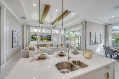 155 Se Bella Strano Port Saint Lucie FL 34984