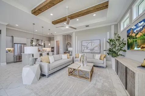 155 Se Bella Strano Port Saint Lucie FL 34984