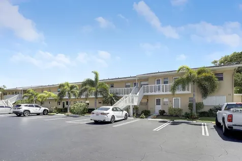 2132 NE 1st Way Boynton Beach FL 33435