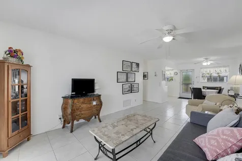 2132 NE 1st Way Boynton Beach FL 33435