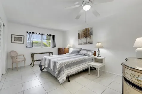 2132 NE 1st Way Boynton Beach FL 33435