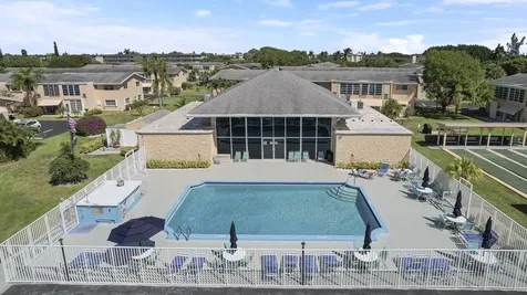 2132 NE 1st Way Boynton Beach FL 33435