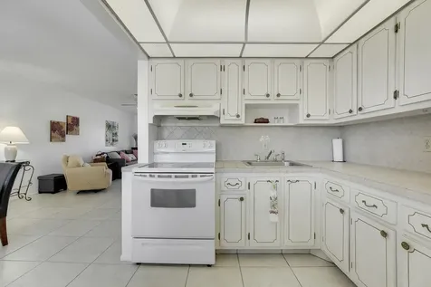 2132 NE 1st Way Boynton Beach FL 33435