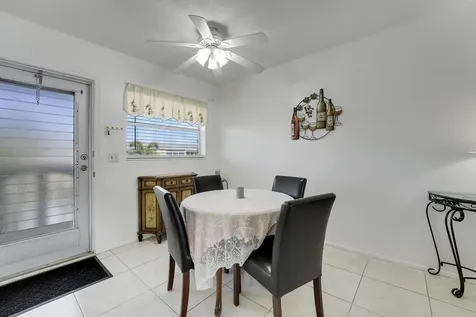 2132 NE 1st Way Boynton Beach FL 33435
