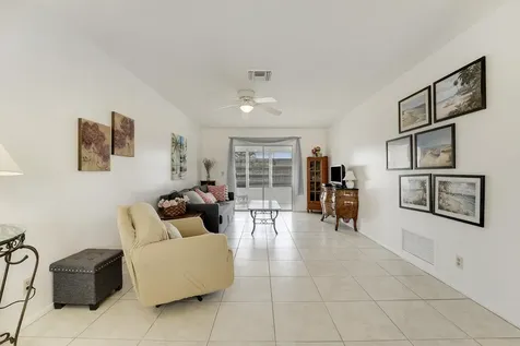 2132 NE 1st Way Boynton Beach FL 33435