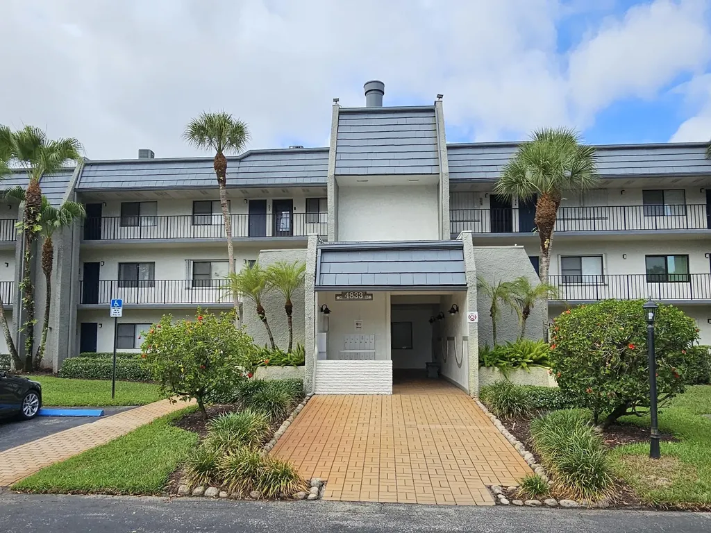 4833 Esedra Court Lake Worth FL 33467