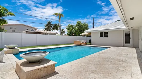 4821 Ne 29 Avenue Fort Lauderdale FL 33308