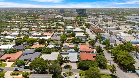 4821 Ne 29 Avenue Fort Lauderdale FL 33308