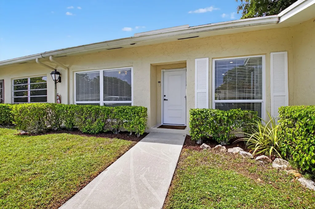 13725 Flora Place, Unit C Delray Beach FL 33484