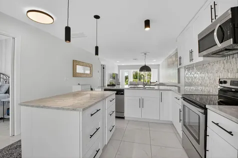 13725 Flora Place, Unit C Delray Beach FL 33484
