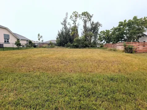 1422 SW 15th Street Cape Coral FL 33991