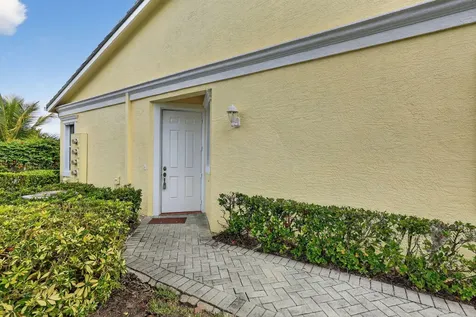 906 Mariner Bay Boulevard Hutchinson Island FL 34949