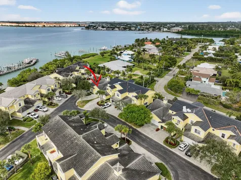 906 Mariner Bay Boulevard Hutchinson Island FL 34949