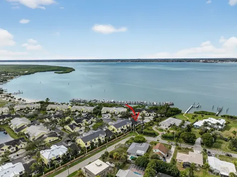 906 Mariner Bay Boulevard Hutchinson Island FL 34949