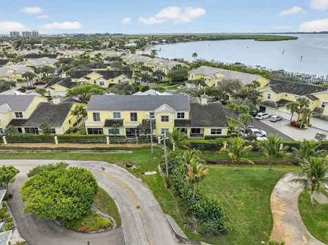 906 Mariner Bay Boulevard Hutchinson Island FL 34949