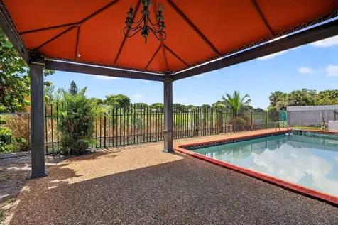 19811 W Oakmont Drive Hialeah FL 33015