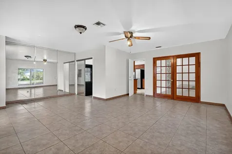 19811 W Oakmont Drive Hialeah FL 33015