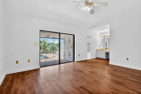 19811 W Oakmont Drive Hialeah FL 33015