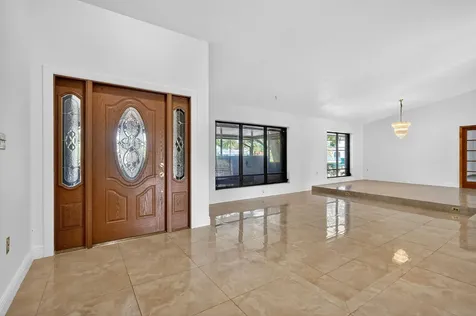 19811 W Oakmont Drive Hialeah FL 33015