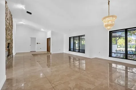 19811 W Oakmont Drive Hialeah FL 33015