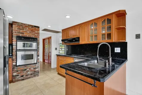 19811 W Oakmont Drive Hialeah FL 33015