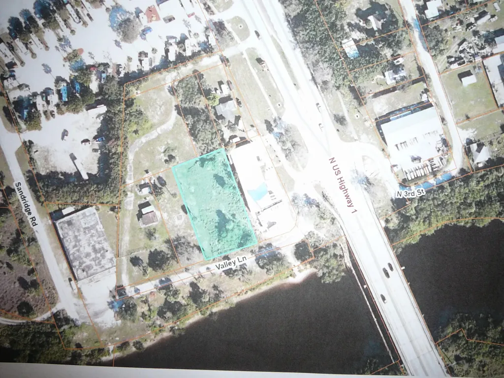 904 Valley Lane Fort Pierce FL 34946