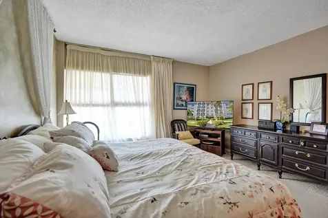 250 Ne 20th Street Boca Raton FL 33431