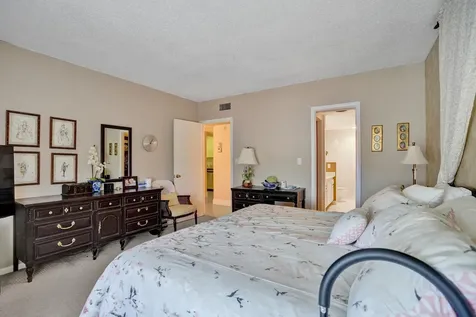 250 Ne 20th Street Boca Raton FL 33431