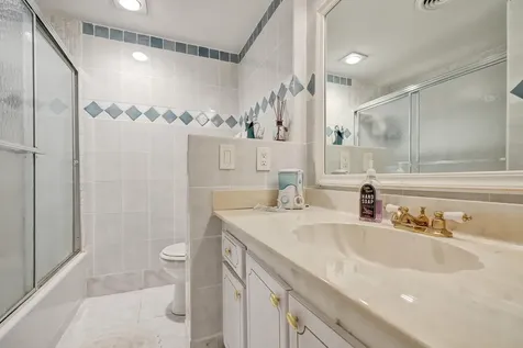 250 Ne 20th Street Boca Raton FL 33431