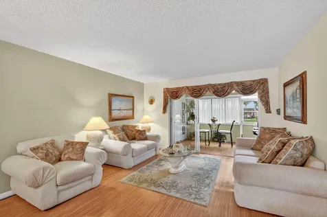 522 Franconia Circle Lake Worth FL 33467