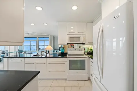 2370 Ne Ocean Boulevard Stuart FL 34996
