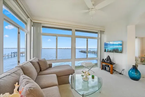2370 Ne Ocean Boulevard Stuart FL 34996