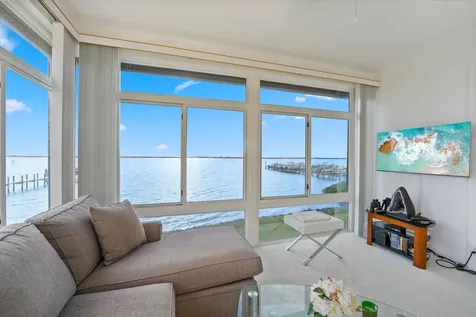 2370 Ne Ocean Boulevard Stuart FL 34996
