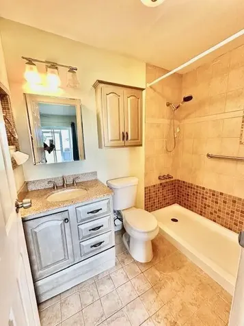 162 Waterford G Delray Beach FL 33446