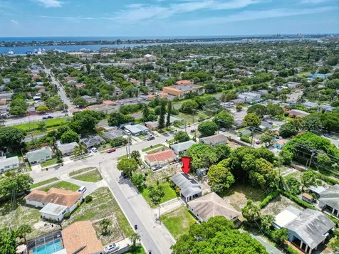 808 41st Street West Palm Beach FL 33407