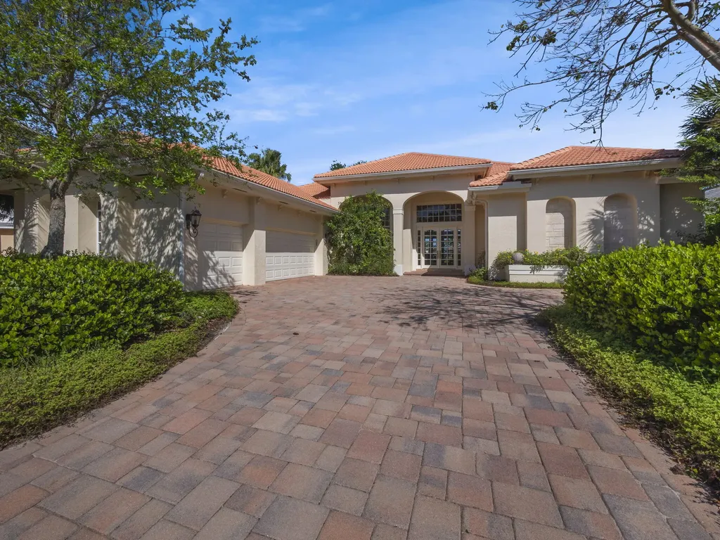 66 St James Drive Palm Beach Gardens FL 33418