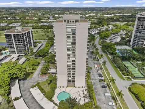 2425 Presidential Way West Palm Beach FL 33401