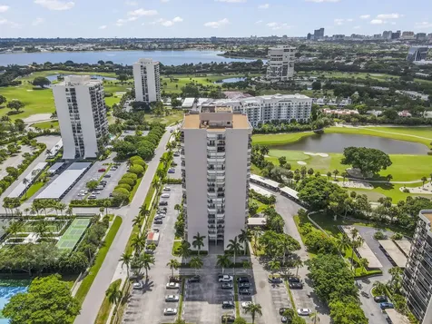 2425 Presidential Way West Palm Beach FL 33401