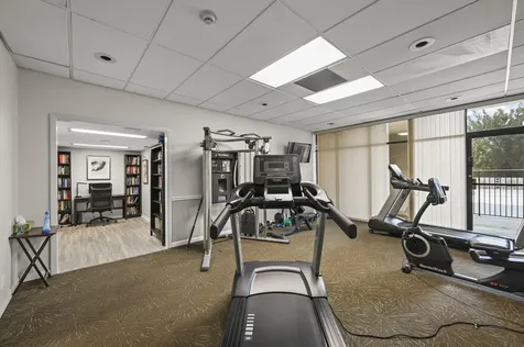 2425 Presidential Way West Palm Beach FL 33401