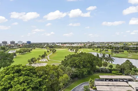 2425 Presidential Way West Palm Beach FL 33401