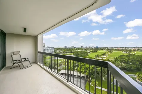 2425 Presidential Way West Palm Beach FL 33401