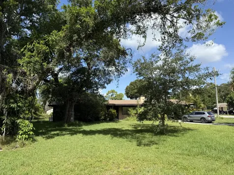 1001 Tortugas Avenue Fort Pierce FL 34982
