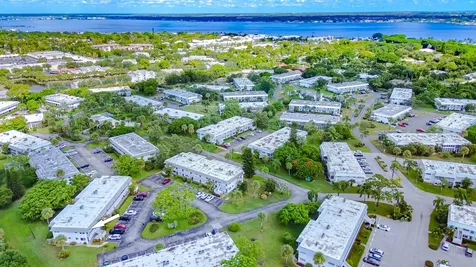 2929 Se Ocean Boulevard Stuart FL 34996