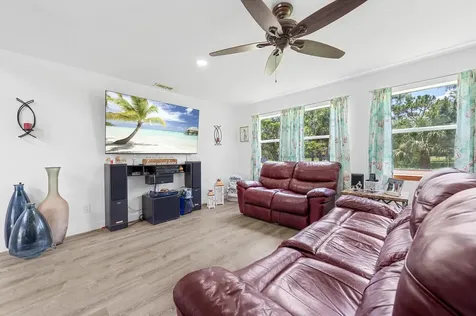 12450 77th Street Fellsmere FL 32948