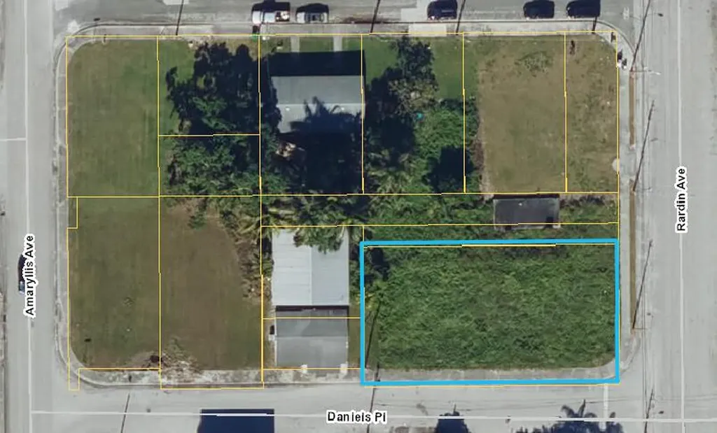 * Daniel Place Pahokee FL 33476