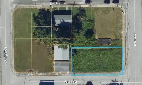 * Daniel Place Pahokee FL 33476