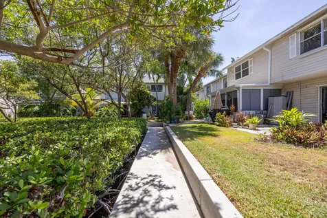 2753 Ne 15th Street Pompano Beach FL 33062