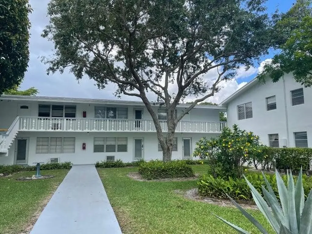 407 Sheffield West Palm Beach FL 33417